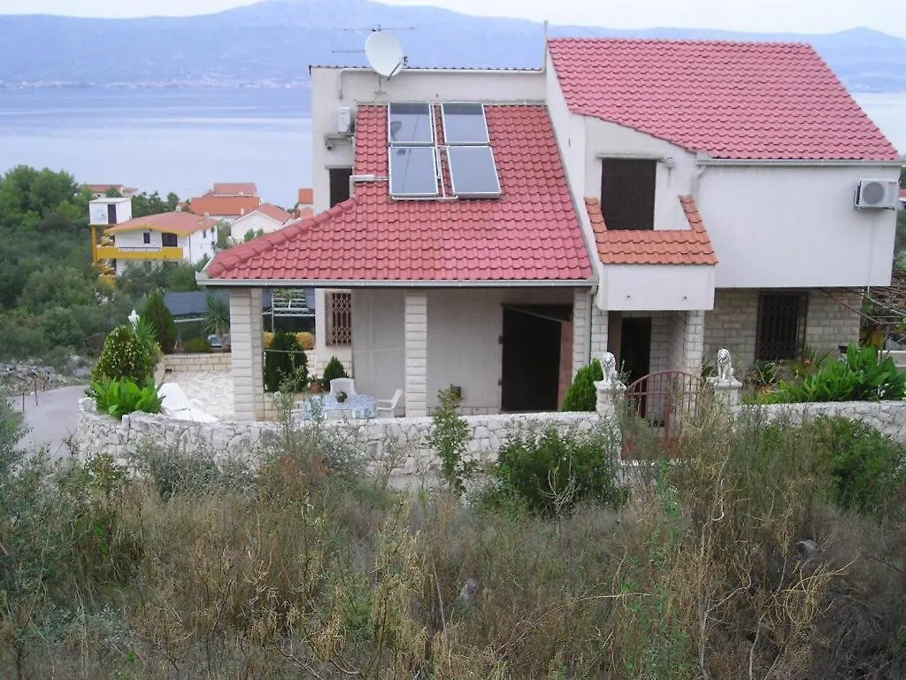 Villa Leone Slatine 0*,