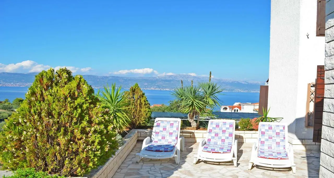 Villa Leone Slatine Apartmán