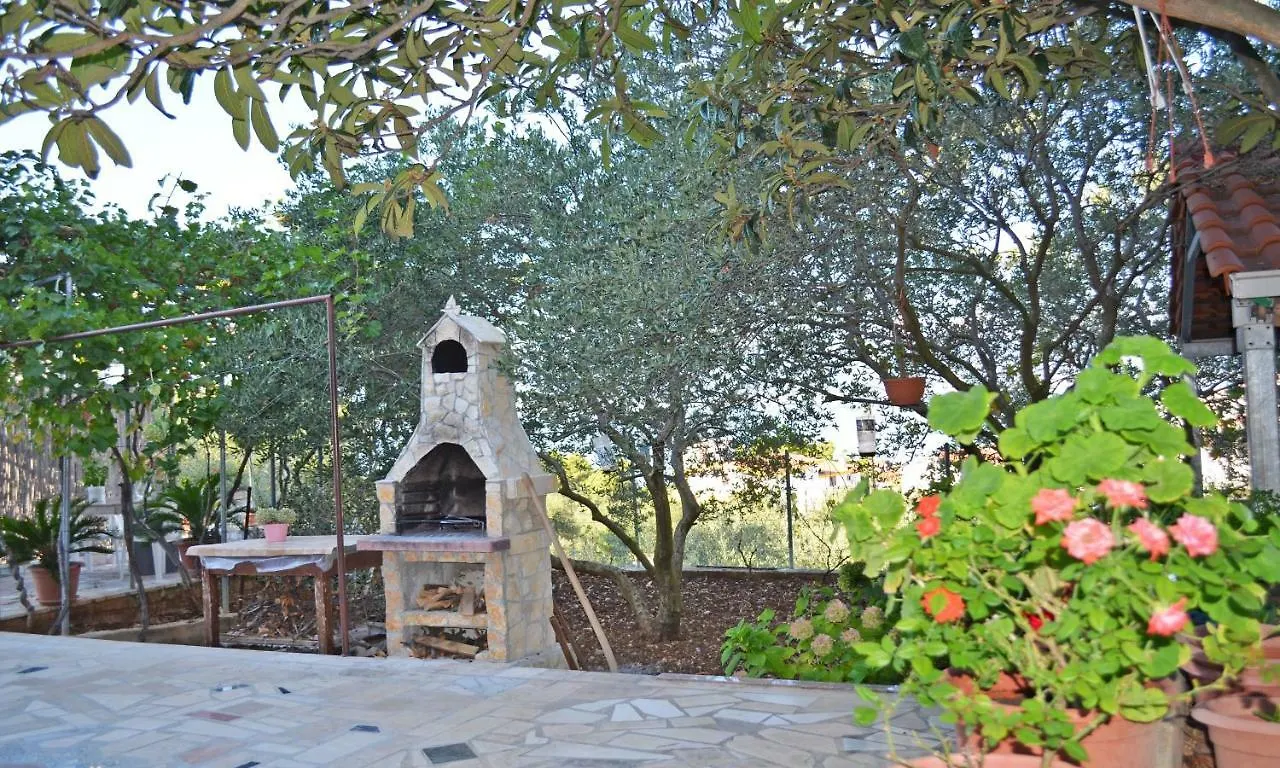 Villa Leone Slatine Apartmán