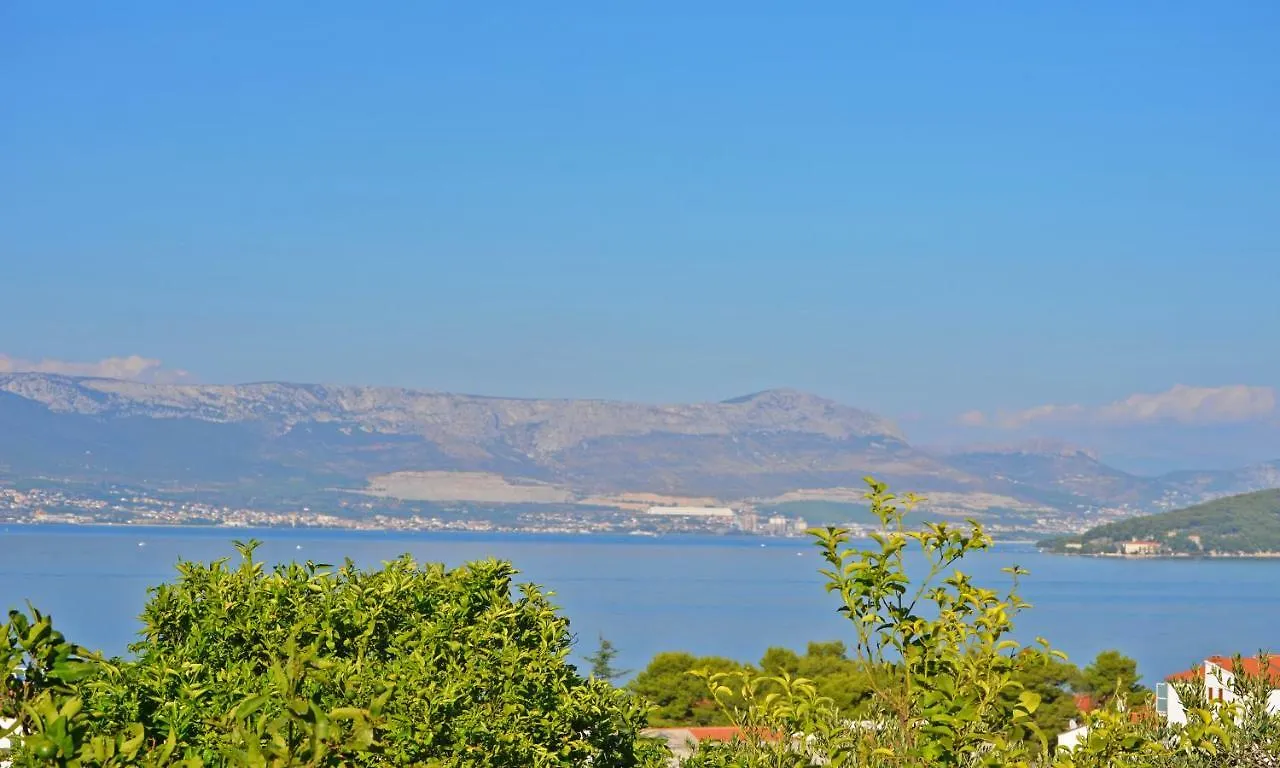 Villa Leone Slatine 0*,